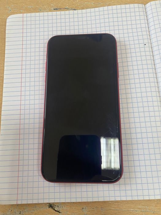 Продам 11 айфон 128 гб не выскрался