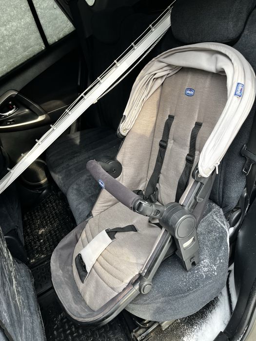 Продаю коляску детскую