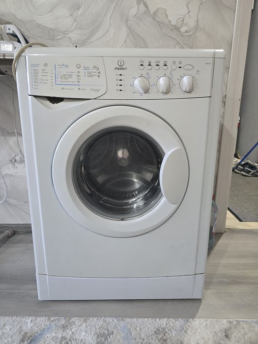 Машинка стиральная