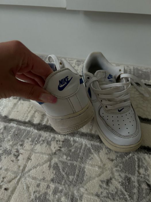 Продам детские кроссовки Nike