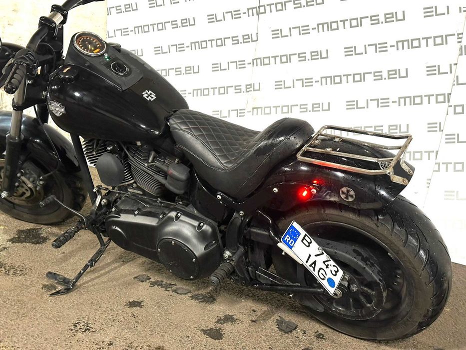 Bobber Harley Davidson Softail FatBoy - Stage 1 - sunet de vis