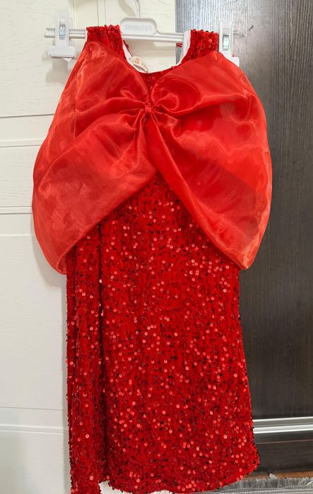 Платья праздничные