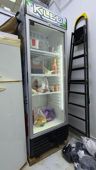 Холодильник стеклянный
