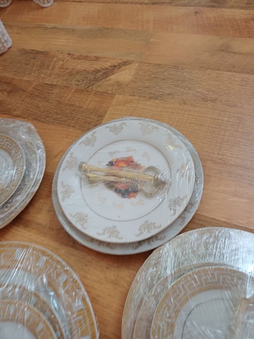 Посуда этажерки.