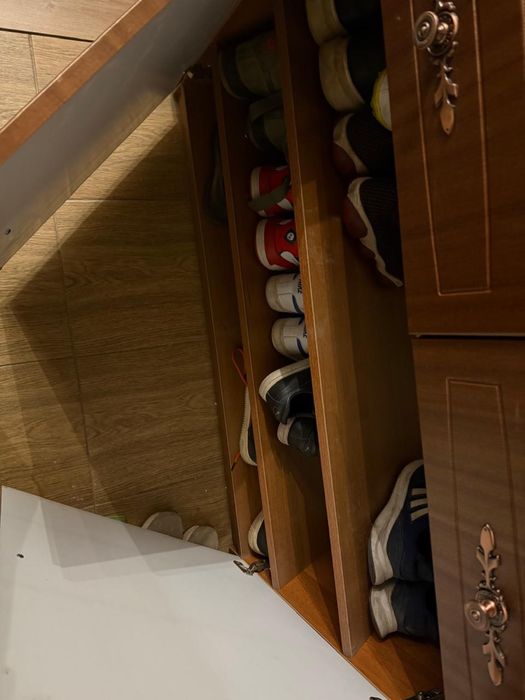 Продам обувницу и вешалку