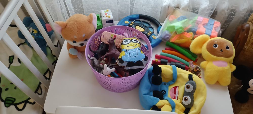 Отдам вещи,обувь,игрушки(много) 5000