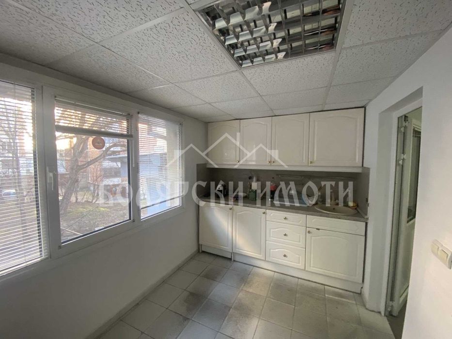 Дава се под наем Магазин в Велико Търново, Център - 120 кв.м за 1351.5 € - Снимка #8