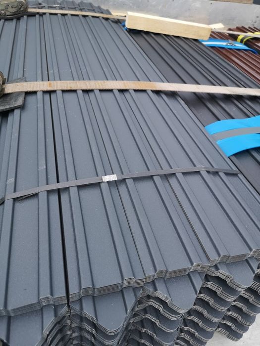 Sipca metalica pentru gard maro 2ml  Aspect rafinat si modern