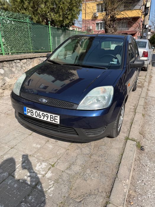 Продавам Форд Фиеста 1.4 бензин