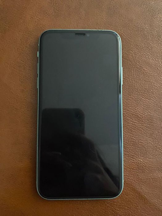 Продам айфон 11 64