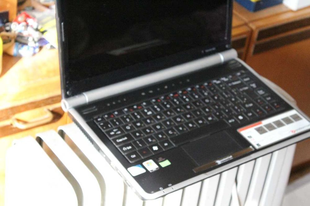 Лаптоп Packard Bell J65 за части