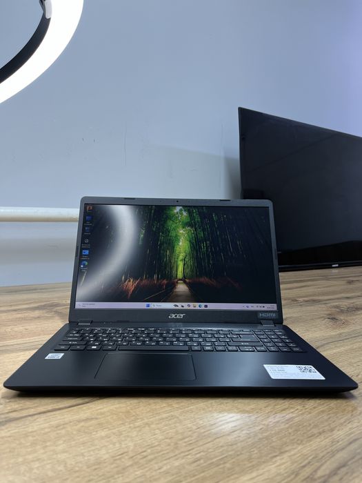 Ноутбук Acer.