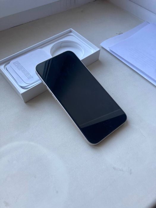 Продаю IPhone 13
