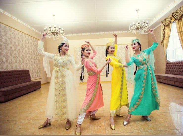 Национальные костюмы