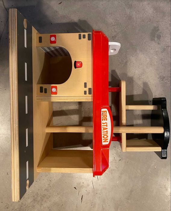 statie pompieri din lemn