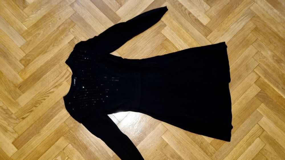 Черна рокля с камъни Орсай