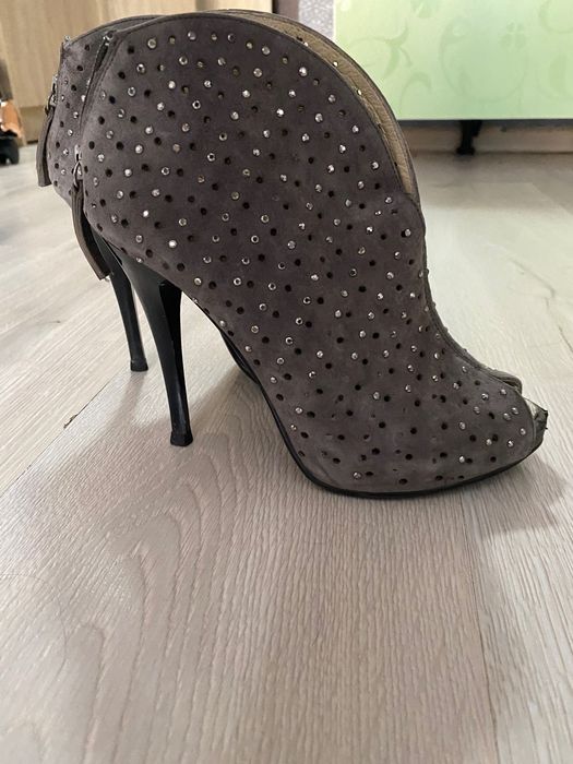 Продам туфли Glossi, кожаные