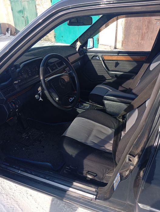 Продаю Мерседес 124