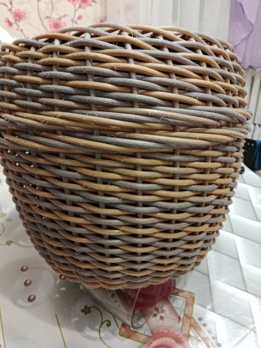 Продам кашко для цветов из ротанга