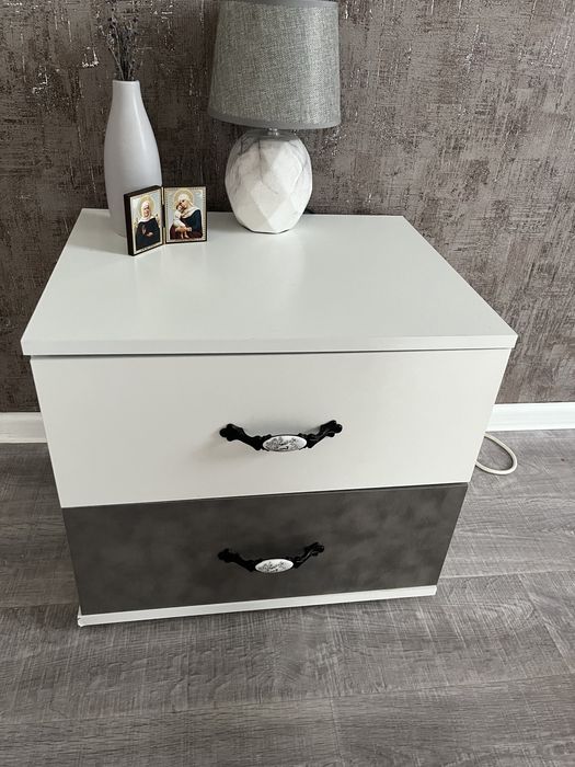 Продам тумбочку прикроватную