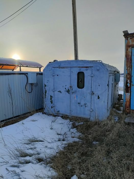 Продам две бытовки вагончик