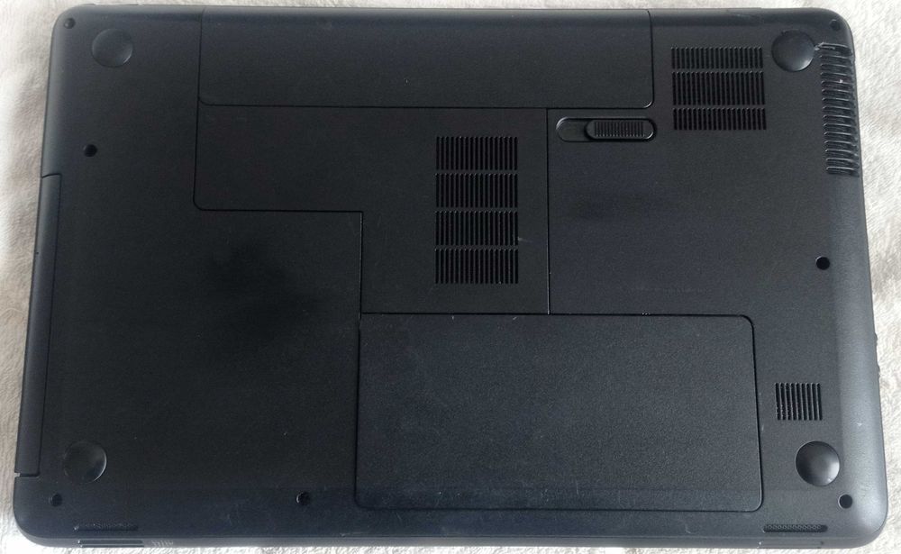 Лаптоп HP 2000 TPN-I108