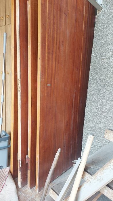 Продам деревянные двери