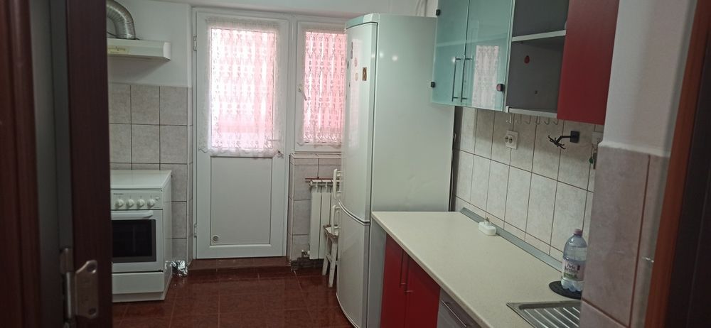 Inchiriez apartament 2 camere