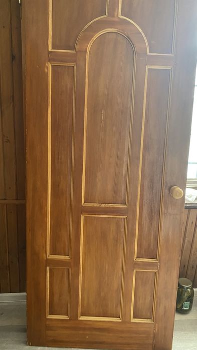 Двери межкомнатные б/у.