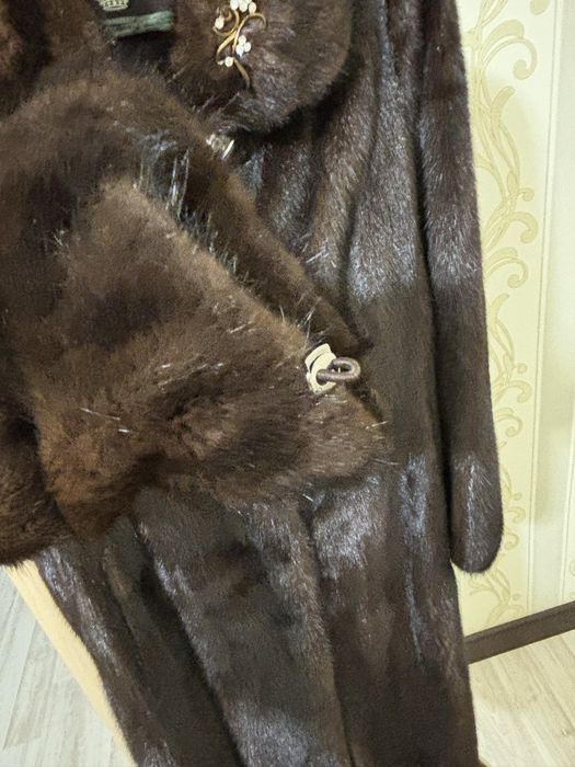 Продам шубу норковую