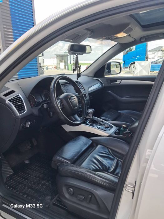 Vând Q5 S line/an fabricație 2009/motor 3.0 TDI