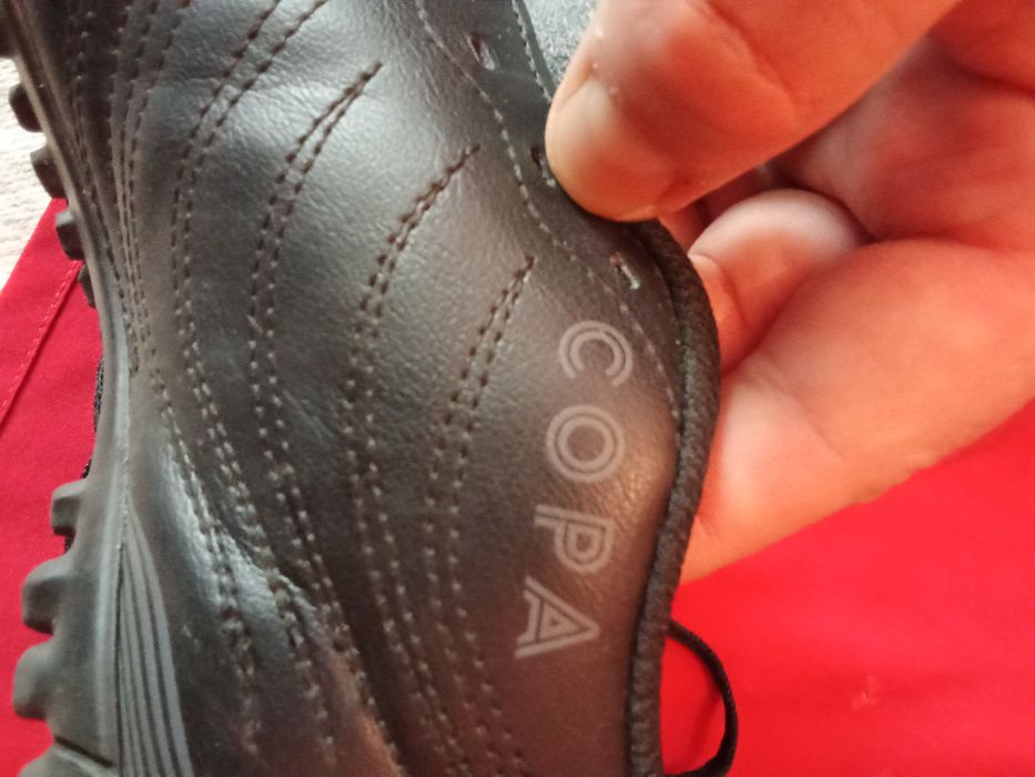 Vand mai multe perechi adidași