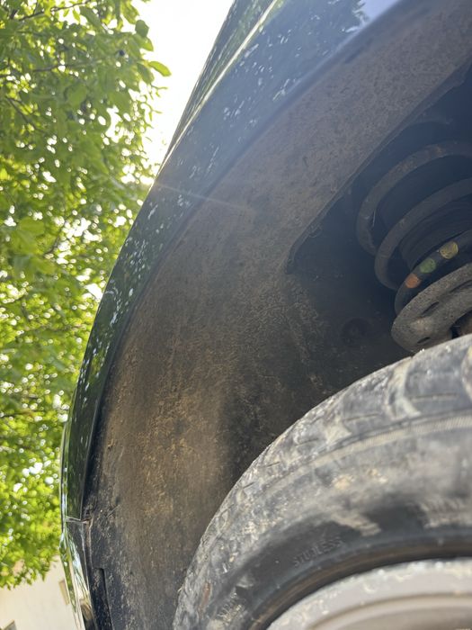 Aripa stanga fata LC9X Volkswagen Passat B7 2.0 TDI CFFB Break
