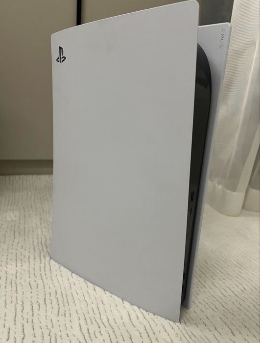 PlayStation 5 в отличном состоянии