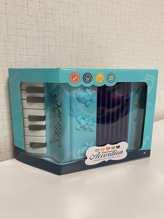 Малък акордеон с бат.