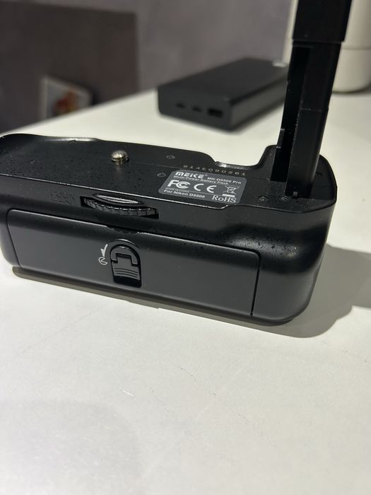 Grip meike mk d5500 pro pentru Nikon