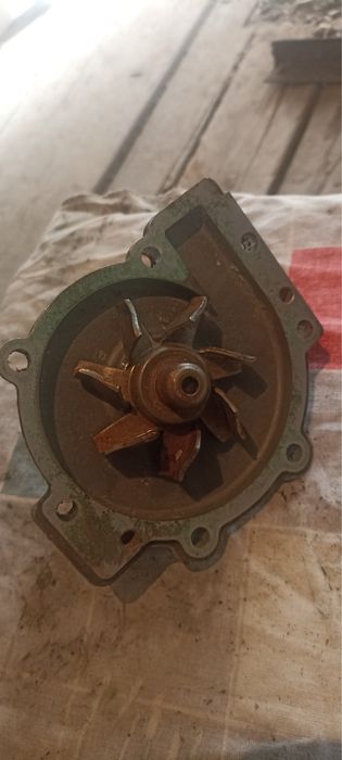 Корпус термостата Volvo Помпа Volvo