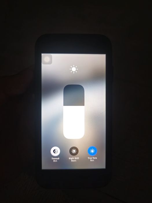 Iphone se 2020 в красном цвете