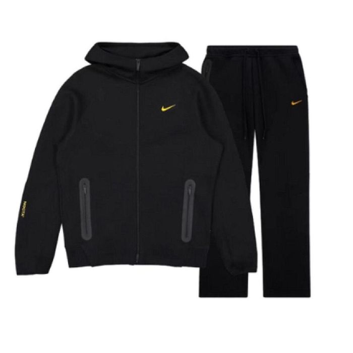 Продам новый спортивный костюм Nike Nocta