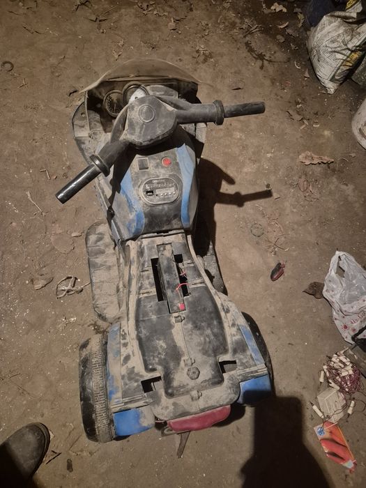 Продам детскую машину и мотоцикл