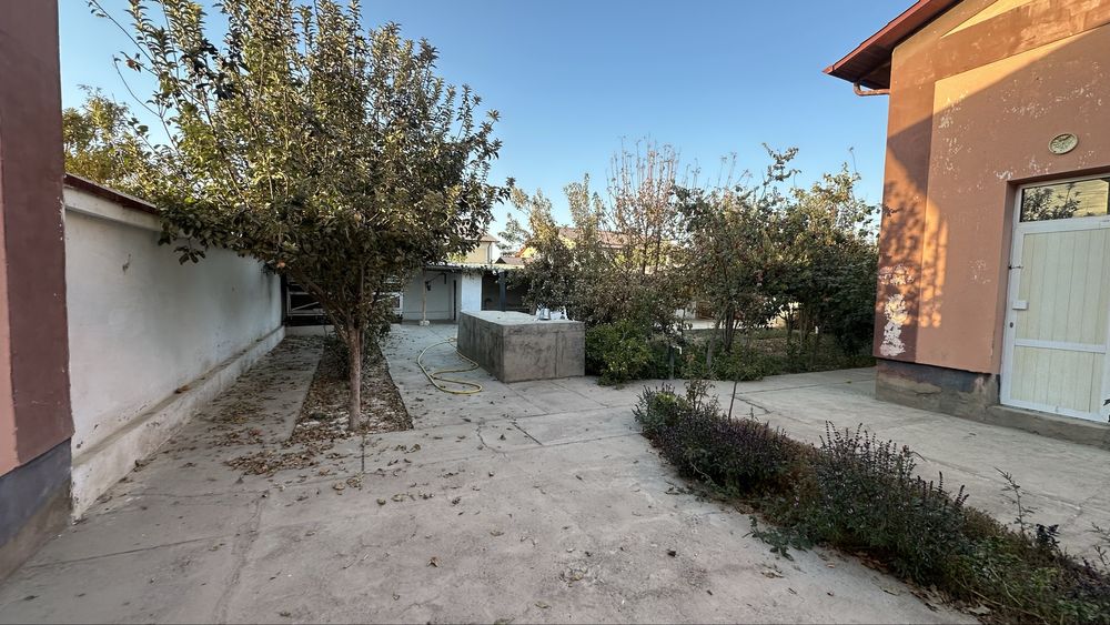 Uy sotiladi Batosh MFY 6 sotiqli xonadon