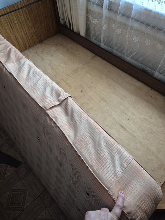 Продам кровать. 15000. Крепкая