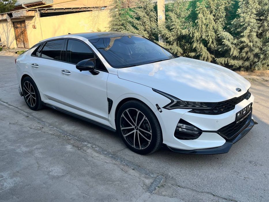 Автомобиль KIA K5