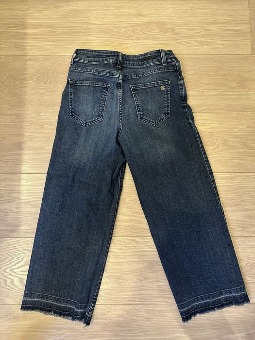 Тъмносини дънки Motivi