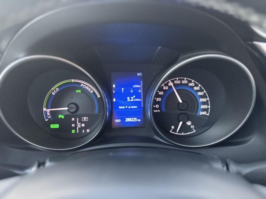 TOYOTA Auris 2016 — imagine 3