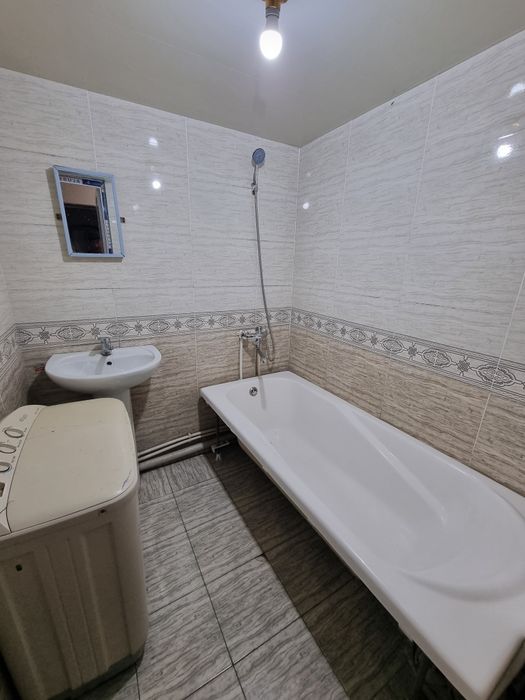 Лисунова массив  продаю 2ком. б/ общ.