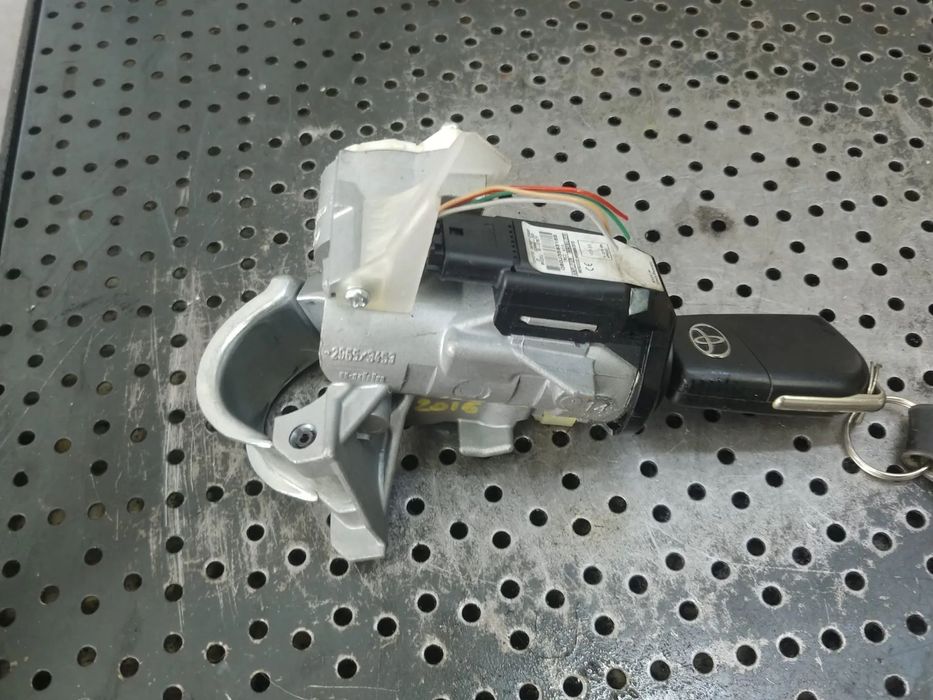 contact cu cheie  toyota verso r2 89783-0f030