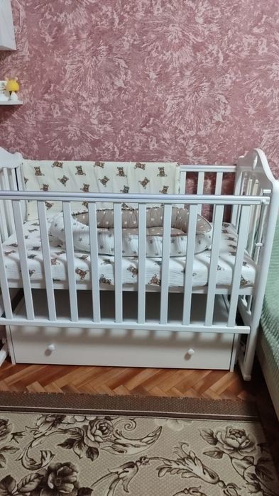 Продам кроватку-маятник
