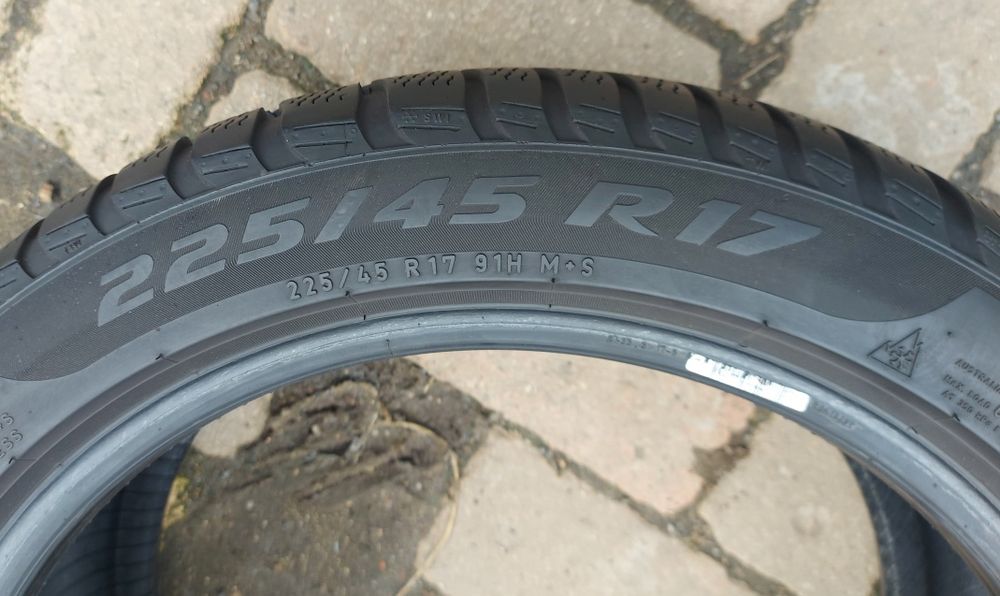 Set 2buc 225/45 R17 91H Pirelli Winter Sotto Zero *BMW RSC RFT M+S iar