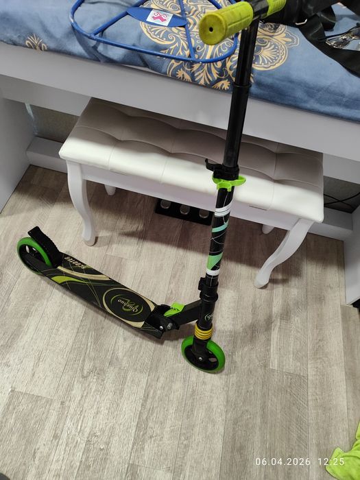 Продам детский самокат пользовались редко в основном стоит
